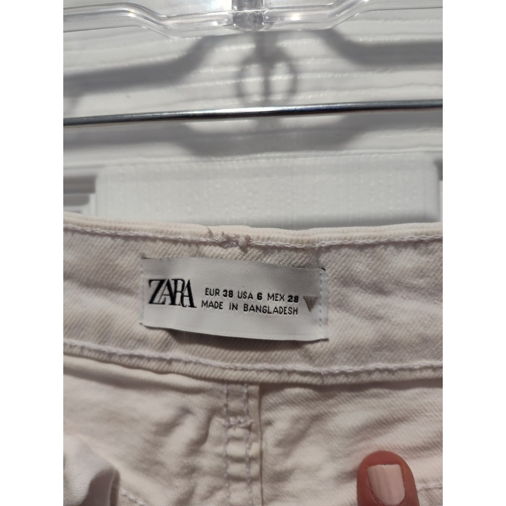 Zara White Distressed Denim Shorts Short/Cut Offs‎ Raw Hem Sz 6 USA - Picture 5 of 7